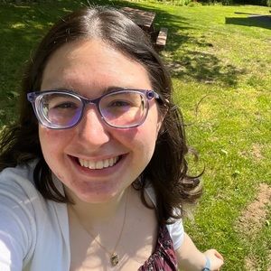 Meet your Posher, Lorette